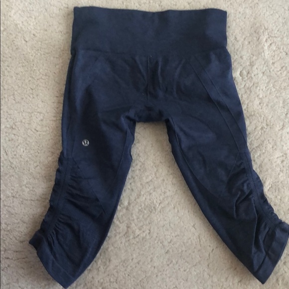 Lululemon cropped leggings - Picture 2 of 2